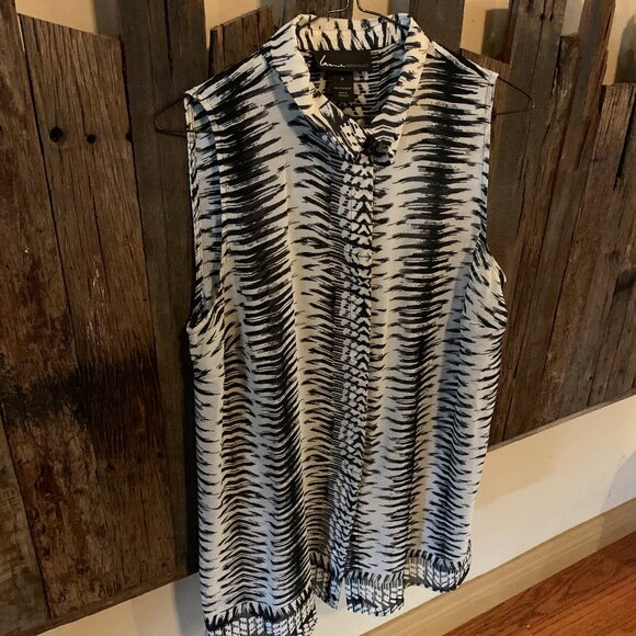Lane Bryant Tops - Lane Bryant Black/White Sleeveless Blouse